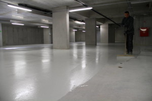 Samorazlivni epoksi industrijski tlak